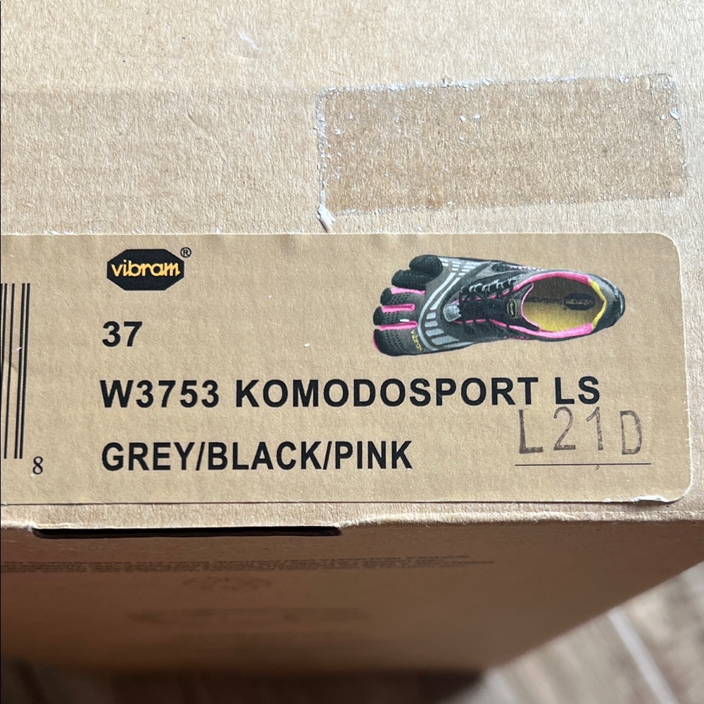 NWT Vibram W3753 KomodoSport LS - Picture 6 of 6